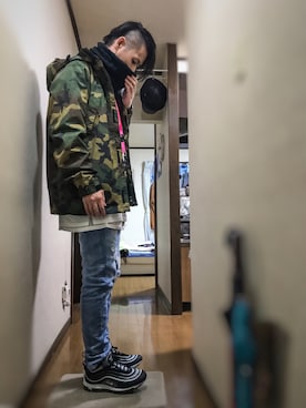 「MARCELO BURLON（マルセロ・バーロン）のアイテム（腕時計）」を使った、ひろくんॐさん（メンズ・178cm）の冬コーディネート