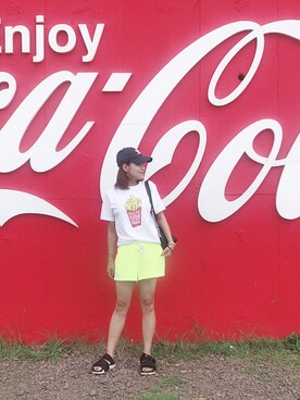 「アイテム（カーゴパンツ、イエロー系）」を使った、Chalmers-他娘さん（レディース・158cm）の夏コーディネート