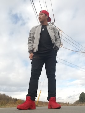 「レッド」｜「アイテム（MA-1）」を使った、Toripullさん（メンズ・180cm）の冬コーディネート
