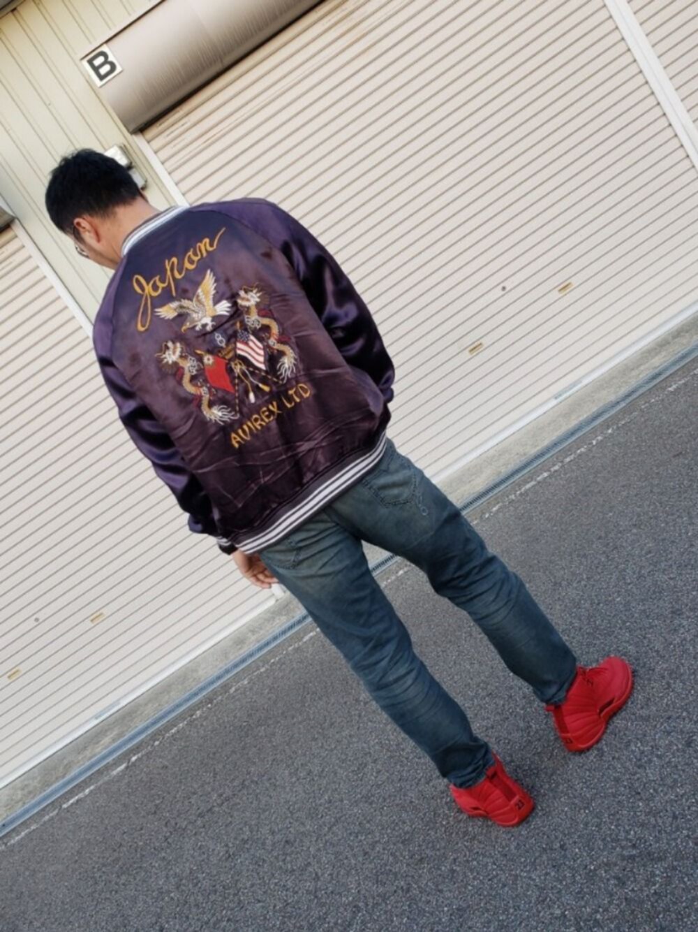 「AVIREX、Diesel、AIR JORDAN、air jordan12、春、パープル、平成最後のWEARISTAセンバツ」｜「AIR JORDANのAIR JORDAN12（スニーカー、レッド系）」を使った、Toripullさん（メンズ・181cm）の春コーディネートの1枚目の写真