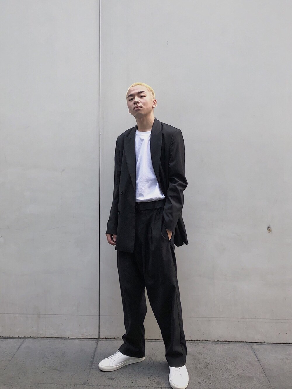「street、streetstyle、fashion、minimal、simple、korea style、#korea」｜「reposのアイテム（スーツジャケット、ブラック系）」を使った、Siicさん（メンズ・170cm）の冬コーディネートの1枚目の写真