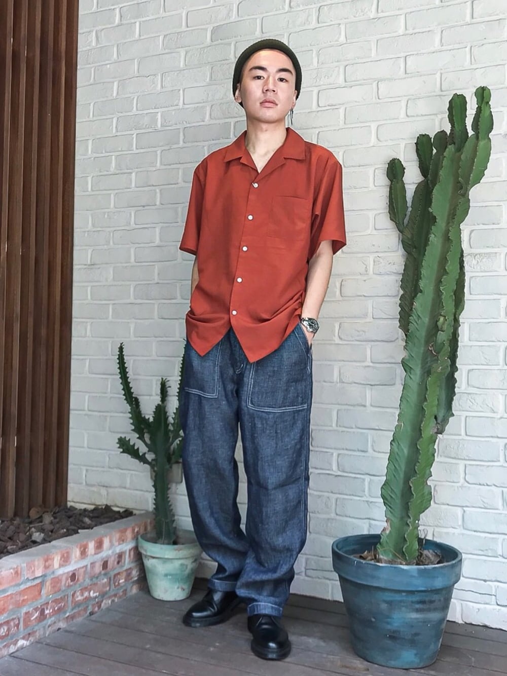 「summer、Dr.Martens、Sonny　Label、URBAN RESEARCH、Taiwan、TAIPEI、street、streetstyle、streetfashion、ootd」｜「URBAN RESEARCH Sonny Labelのアイテム（シャツ/ブラウス、レッド系）」を使った、Siicさん（メンズ・170cm）の夏コーディネートの1枚目の写真