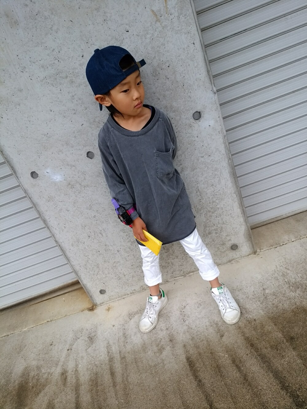 「6才男の子、１年生、シンプルコーデ、スニーカー」｜「しまむらのアイテム（キャップ、ブルー系）」を使った、muuusanさん（キッズ・110cm）の春コーディネートの1枚目の写真