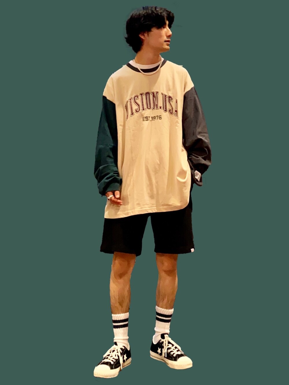 「スケータースタイル」｜「VISION STREET WEARのアイテム（Tシャツ/カットソー、ベージュ系）」を使った、shoki1997rさん（メンズ・167cm）の夏コーディネートの1枚目の写真