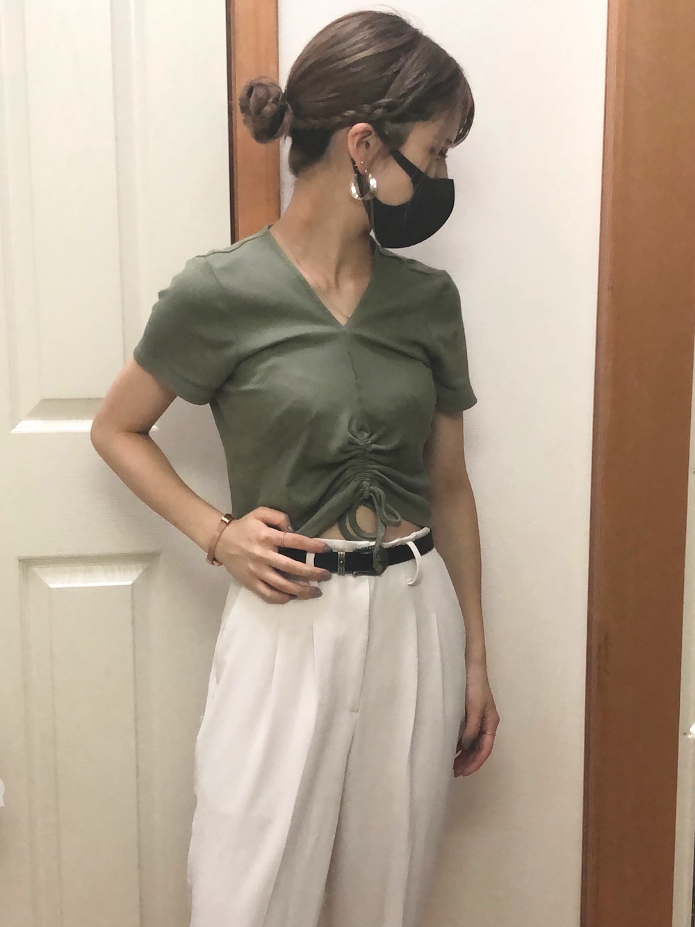 「ショート丈トップス、ZARA、グリーントップス、センタープレス、センタープレスパンツ、黒ベルト、UNIQLO」｜「ZARAのアイテム（トップス、グリーン系）」を使った、NANA🤍🦛さん（レディース・157cm）の夏コーディネートの1枚目の写真