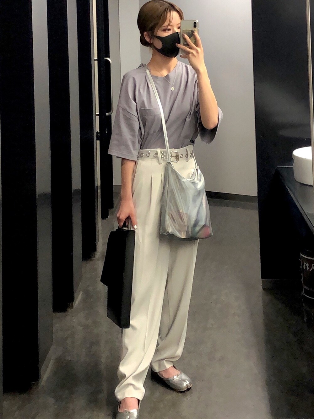 「足袋シューズ、足袋、apresjourmignon、SVEC(SVEC)、UNIQLO、クリアベルト、透明ベルト、Lattice、ホワイトパンツ、センタープレスパンツ」｜「UNIQLOのアイテム（パンツ、ホワイト系）」を使った、NANA🤍🦛さん（レディース・157cm）の夏コーディネートの1枚目の写真