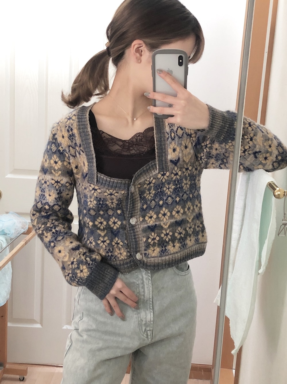 「zara、pairpair、カーディガン、ラフ、インナー、ブラウンインナー、デニム、カラーデニム、デニムコーデ」｜「ZARAのアイテム（トップス、ベージュ系）」を使った、NANA🤍🦛さん（レディース・157cm）の春コーディネートの1枚目の写真