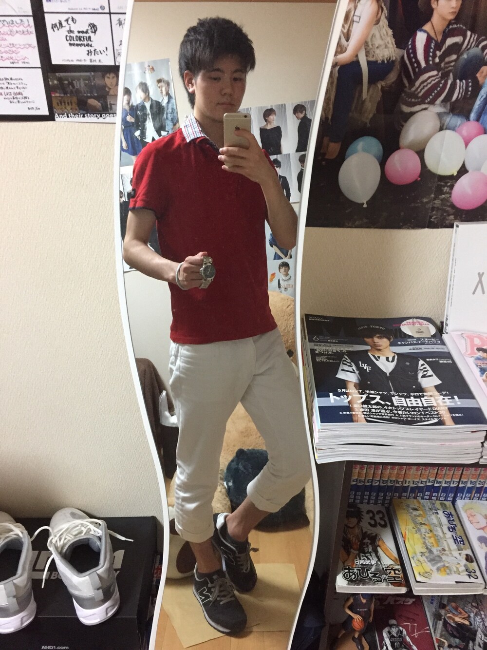 「シンプルコーデ、カジュアルコーデ、赤、スニーカー、New Balance、大学生、白パンツ、おしゃれさんと繋がりたい、DOLCE&GABBANA、GU」｜「ixizのアイテム（トップス、レッド系）」を使った、yamaponさん（メンズ・179cm）の夏コーディネートの1枚目の写真