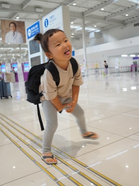 「FITH（フィス）のアイテム（バックパック/リュック）」を使った、cocoonoocncさん（キッズ・100cm）の秋コーディネート