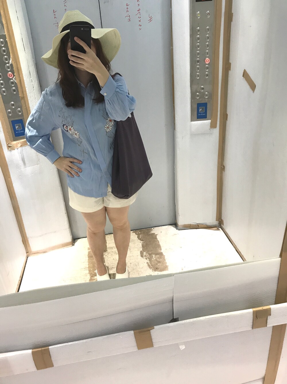 「胖女子穿搭、夏」｜「yourzのアイテム（ブーティ、ホワイト系）」を使った、iZOEさん（レディース・157cm）の春コーディネートの1枚目の写真