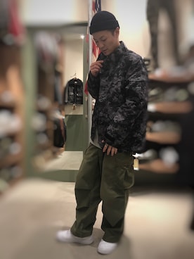 「ワイドシルエット」｜「アイテム（ミリタリージャケット）」を使った、masaさん（メンズ・177cm）の秋コーディネート