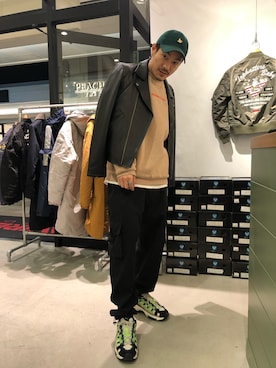 「アヴィレックス(AVIREX)」｜「アイテム（ライダースジャケット）」を使った、masaさん（メンズ・177cm）の秋コーディネート