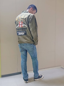 「刺繍」｜「アイテム（ミリタリージャケット）」を使った、masaさん（メンズ・177cm）の夏コーディネート