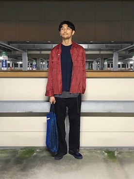 「スリットパンツ」｜「アイテム（スリッポン）」を使った、Uhey.kさん（メンズ・185cm）の秋コーディネート