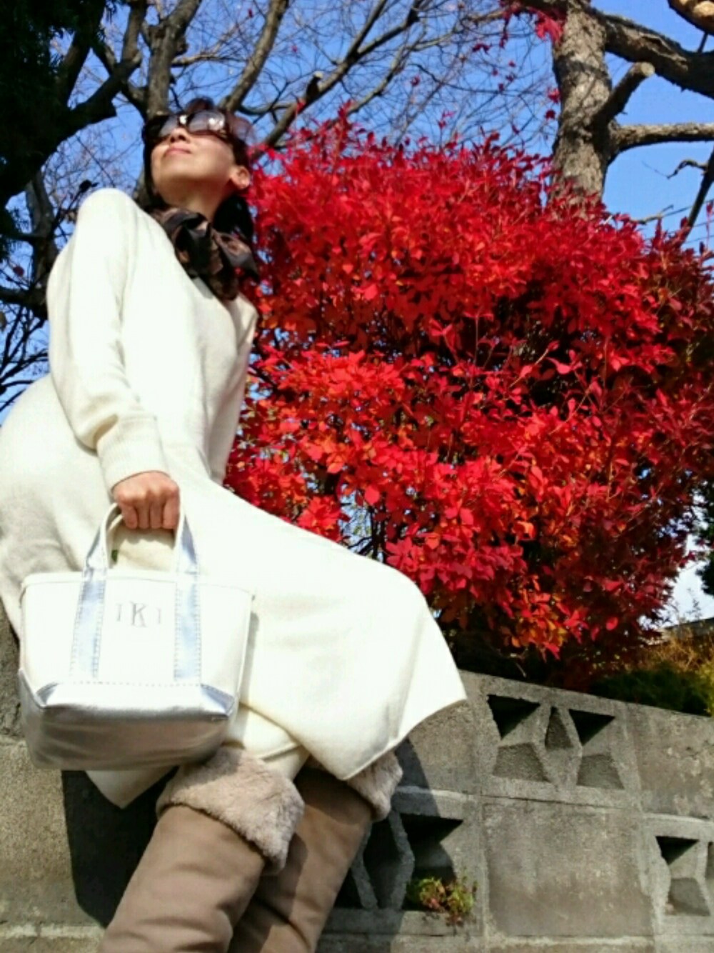 「秋コーデ、ユニクロ、ユニクロルメール、UNIQLO AND LEMAIRE、UNIQLO、L.L.Beanトート、エルエルビーンミニ、ワントーンコーデ、カリーヌロワトフェルド、eyebrella」｜「L.L.Beanのアイテム（トートバッグ、シルバー系）」を使った、kei_さん（レディース・165cm）の秋コーディネートの1枚目の写真