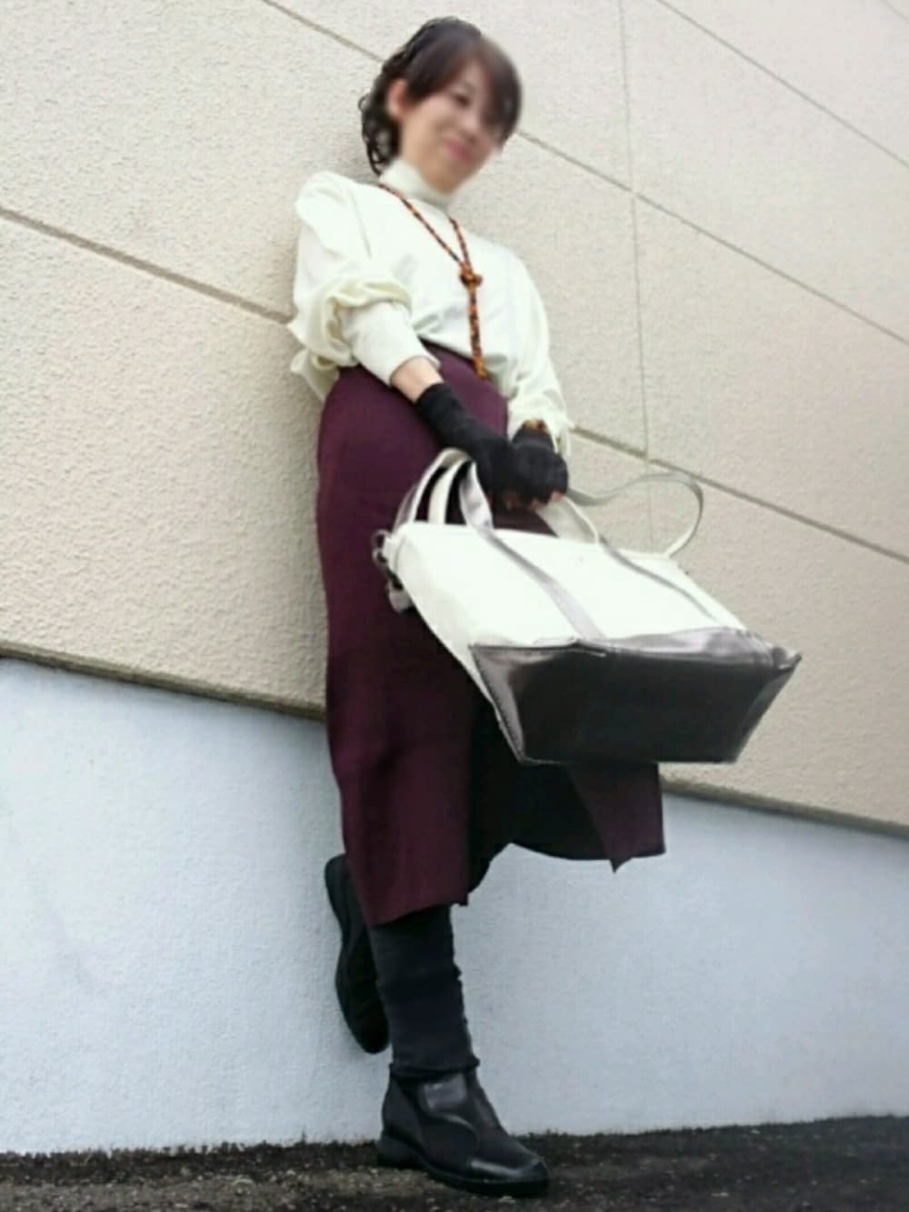 「UNIQLO、ニット、ゆるコーデ、エルエルビーントート、L.L.Beanトート、ユニクロ、ユニクロコーデ、JWANDERSON、JW Anderson x UNIQLO、ロングスカート」｜「L.L.Beanのストラップトートレザー ダークピューター ミディアム（トートバッグ、シルバー系）」を使った、kei_さん（レディース・165cm）の春コーディネートの1枚目の写真