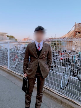 「DRIES VAN NOTEN（ドリスヴァンノッテン）のアイテム（フォーマルスーツ/小物）」を使った、ぎゃくさんさん（メンズ・168cm）の春コーディネート