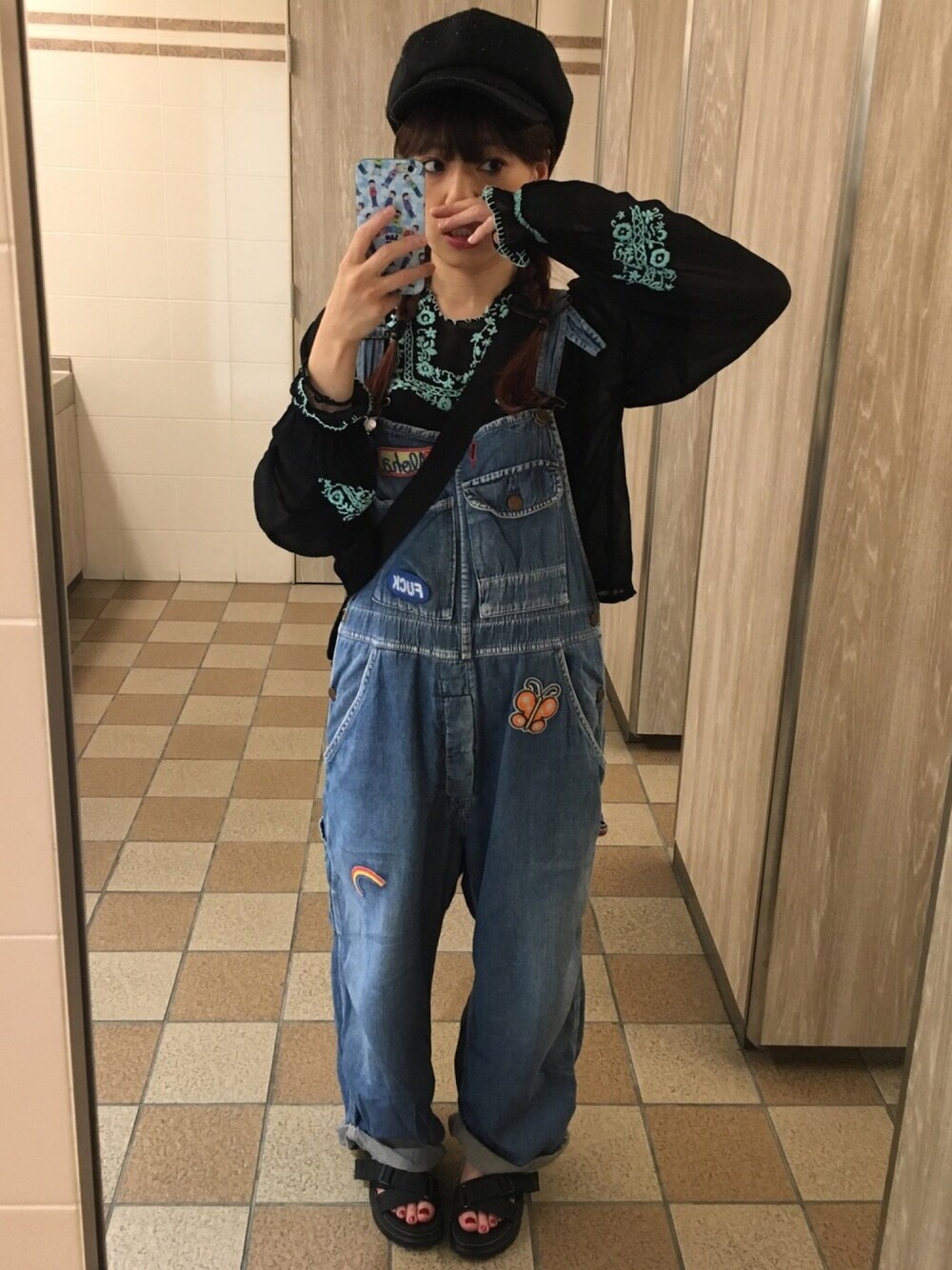 「Hysteric Glamour、GU、used、オーバーオール、キャスケット、刺繍ブラウス、サンダル、秋のコーデ」｜「HYSTERIC GLAMOURのアイテム（サロペット/オーバーオール、ブルー系）」を使った、KEIさん（レディース・150cm）の秋コーディネートの1枚目の写真