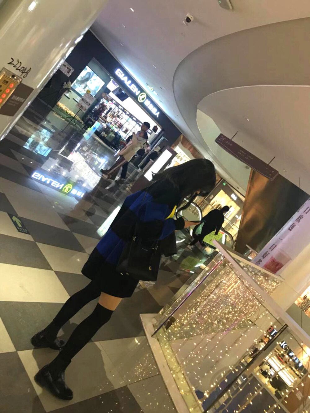 「CHARLES & KEITHのアイテム（ブーツ、ブラック系）」を使った、MaoerCさん（レディース・163cm）の秋コーディネートの1枚目の写真