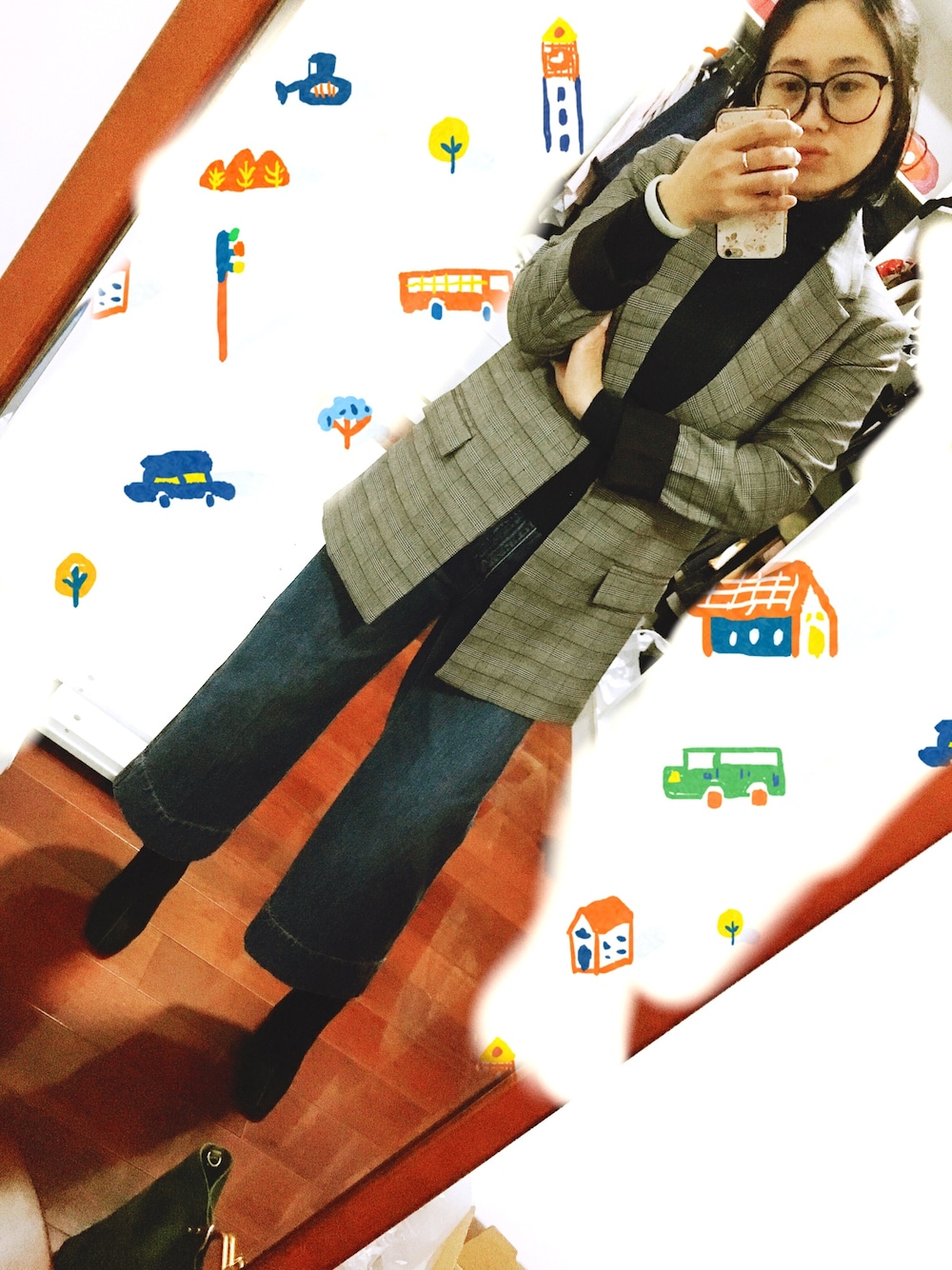 「UNIQLO」｜「New lookのアイテム（スーツジャケット、グレー系）」を使った、LiLiCo.さん（レディース・160cm）の冬コーディネートの1枚目の写真