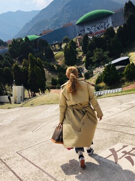 「LOUIS VUITTON（ルイヴィトン）のアイテム（ハンドバッグ、ブラウン系）」を使った、ayaさん（レディース・158cm）の春コーディネート