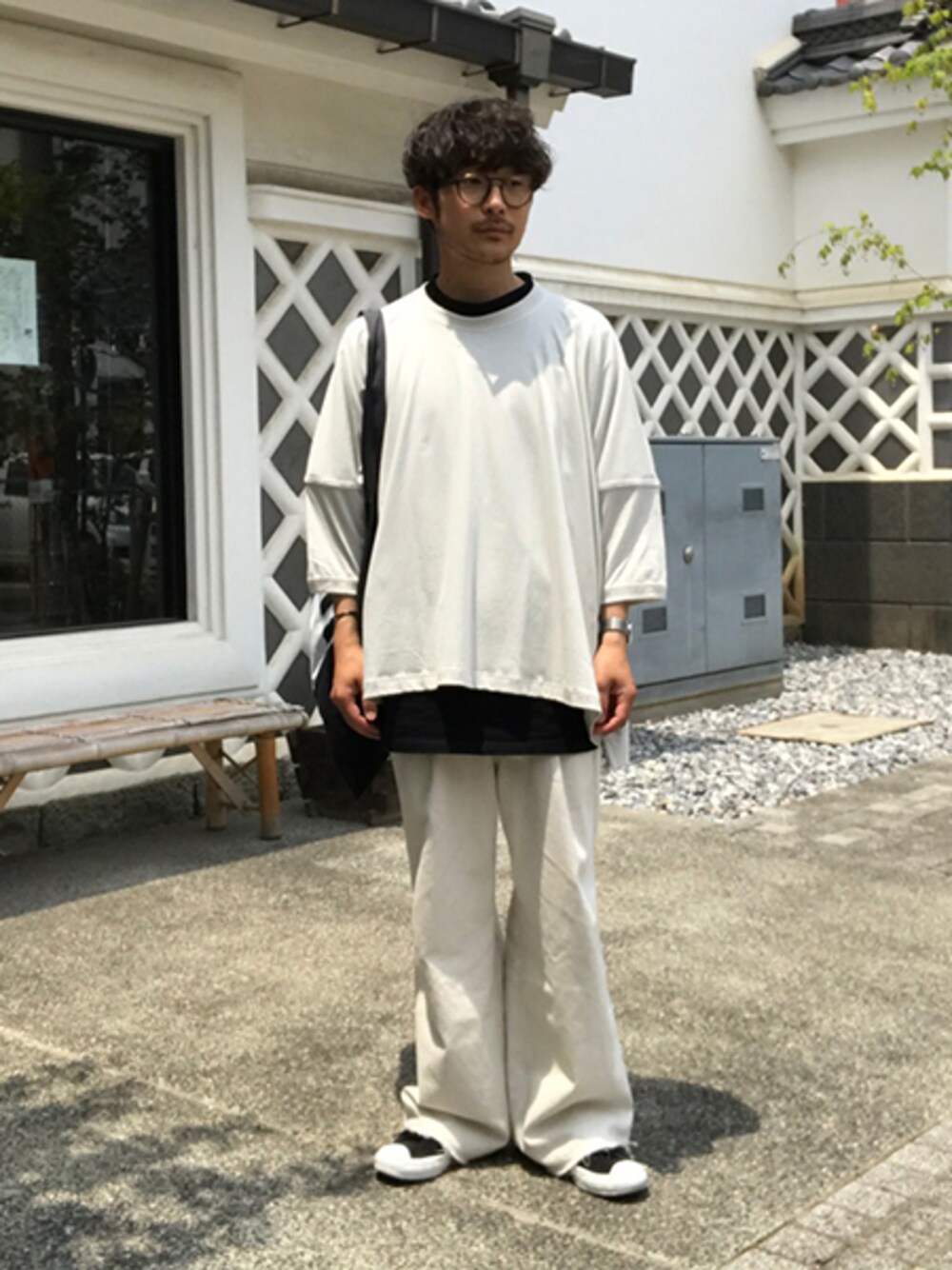 ホワイト系のTシャツ/カットソー、その他のその他、その他のその他を着用したメンズの夏コーディネートの1枚目の写真