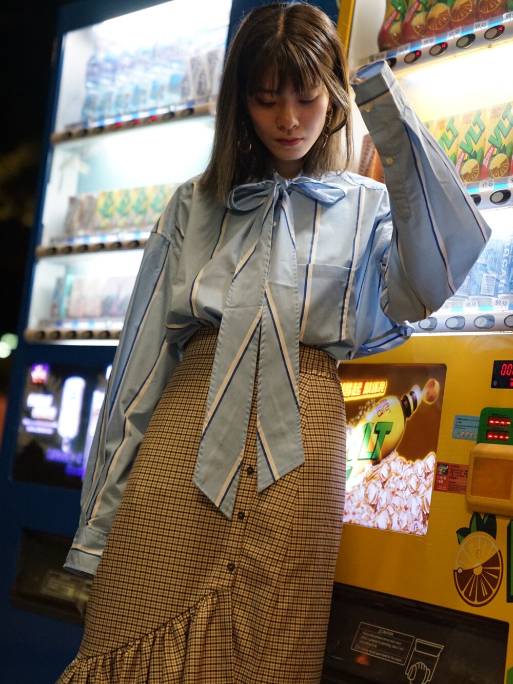 「BALENCIAGA、春、今日のコーデ、ZARA、ootd、ootdfashion」｜「BALENCIAGAのアイテム（シャツ/ブラウス、ブルー系）」を使った、anita  anitaさん（レディース・158cm）の春コーディネートの1枚目の写真