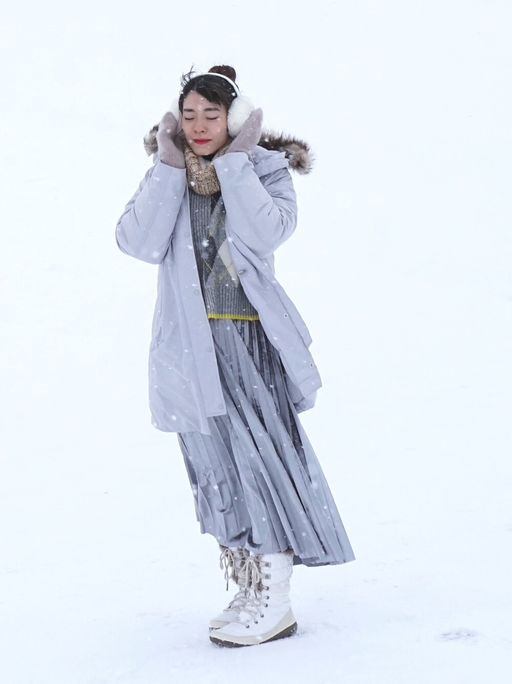 「ootd、街頭穿搭、日本、北海道、下雪、雪遊び」｜「H&Mのアイテム（ニット/セーター、グレー系）」を使った、anita  anitaさん（レディース・158cm）の冬コーディネートの1枚目の写真