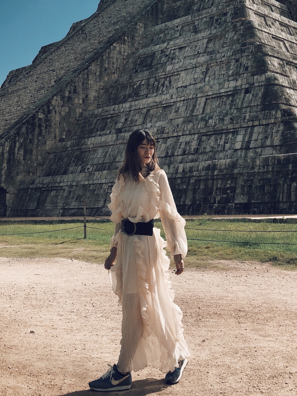 「ootd、夏、mexico、球鞋、fashion blogger、fashionista、fashion、NIKE、Saint Laurent」｜「SAINT LAURENT PARISのアイテム（ベルト、ブラック系）」を使った、anita  anitaさん（レディース・158cm）の冬コーディネートの1枚目の写真