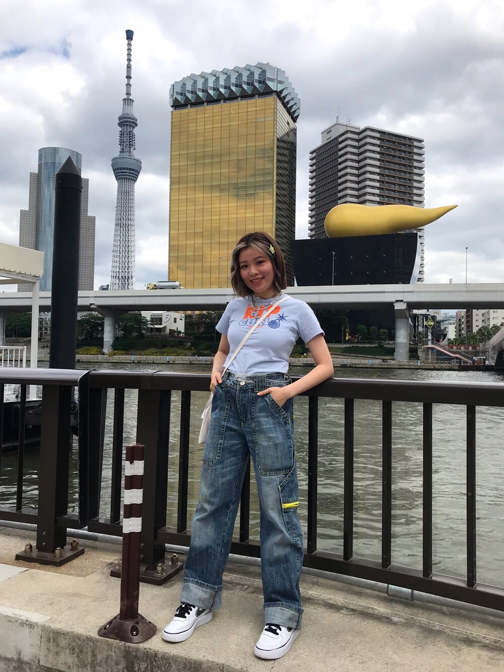 「summer、girl、VINTAGE、90’s、TOKYO、streetstyle、streetfashion、streetwear」｜「VINTAGEのアイテム（Tシャツ/カットソー、ブルー系）」を使った、athena_lookbookさん（レディース・153cm）の夏コーディネートの1枚目の写真