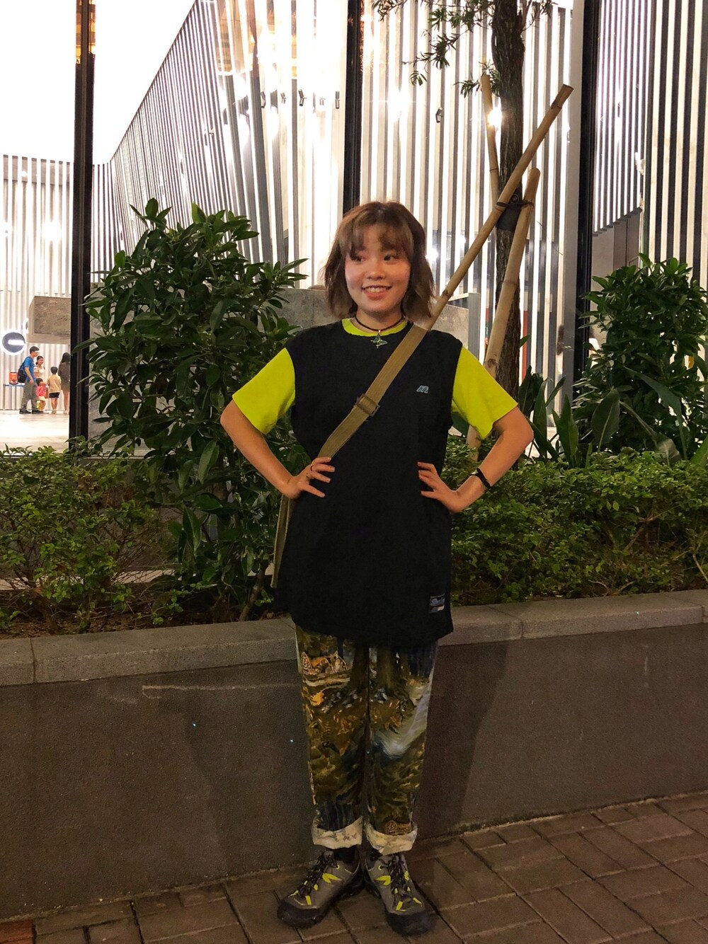 「summer、girl、autumn、VINTAGE、Hong Kong、streetstyle、streetfashion、streetwear、neongreen」｜「taobaoのアイテム（チョーカー、ブラック系）」を使った、athena_lookbookさん（レディース・152cm）の秋コーディネートの1枚目の写真