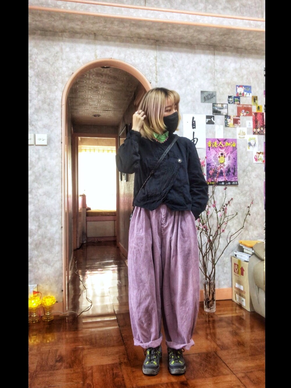 「vintage、古着、古着MIX、古着女子、古著、古着風、古著風、古著混搭、古著MIX、古著穿搭」｜「VINTAGEのアイテム（トップス、ブラック系）」を使った、athena_lookbookさん（レディース・152cm）の春コーディネートの1枚目の写真