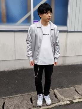 「アイテム（ナイロンジャケット、シルバー系）」を使った、時雨さん（メンズ・170cm）の冬コーディネート
