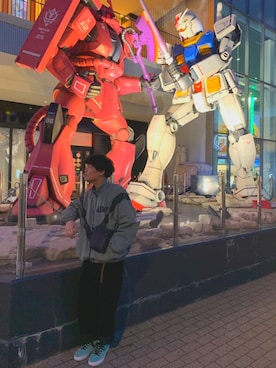 「アイテム（ナイロンジャケット、シルバー系）」を使った、ｼﾓﾐﾓﾝさん（メンズ・170cm）の春コーディネート
