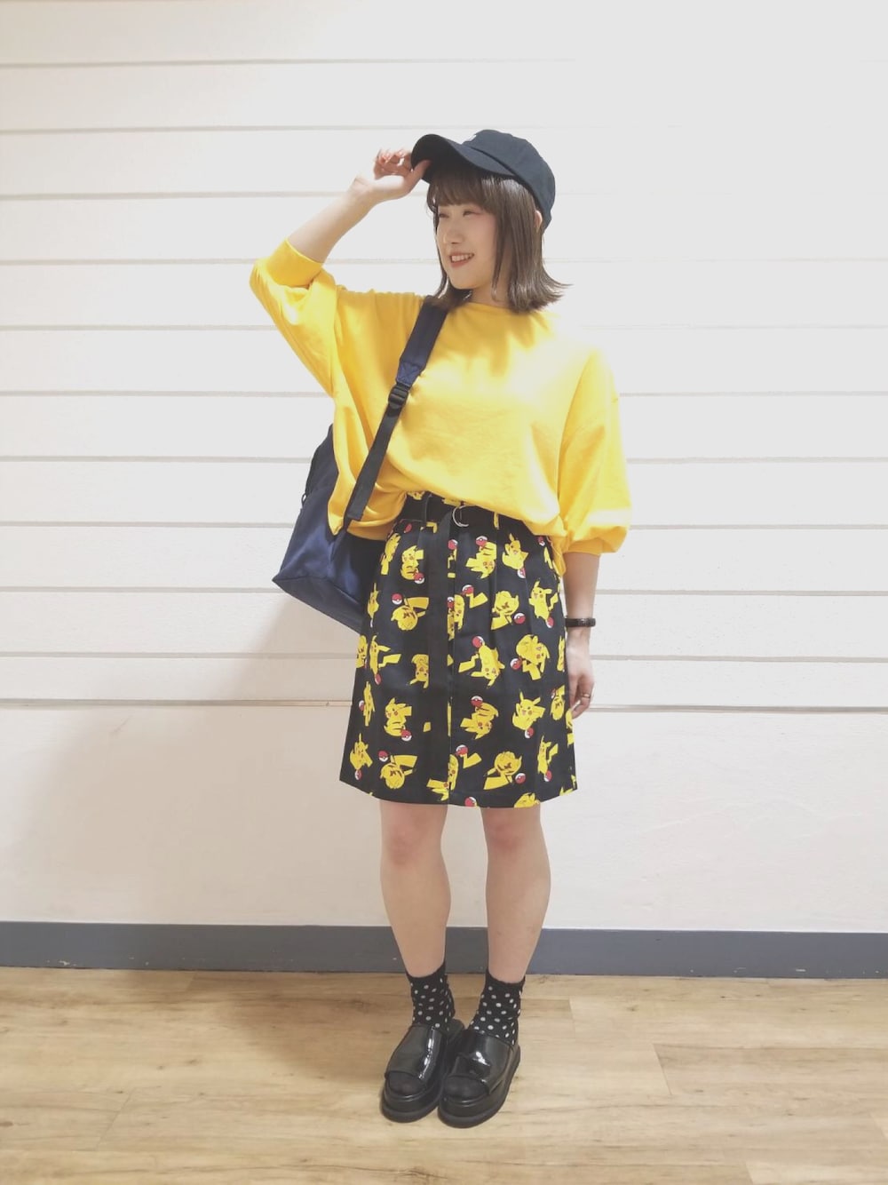 「春コーデ、ootd、イエロー、ポケモン、ピカチュウ、スポーツミックス、スウェット、オーバーサイズ、キャップ、サンダル」｜「FILAの【別注】FILA キャップ（キャップ、ブラック系）」を使った、AYUさん（レディース・159cm）の春コーディネートの1枚目の写真