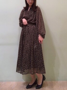 「earth music&ecology（アースミュージックアンドエコロジー）のアイテム（パンプス）」を使った、おのまいさん（レディース・159cm）の秋コーディネート