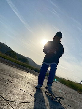 「スケボー」｜「アイテム（スウェット）」を使った、47さん（レディース・156cm）の秋コーディネート