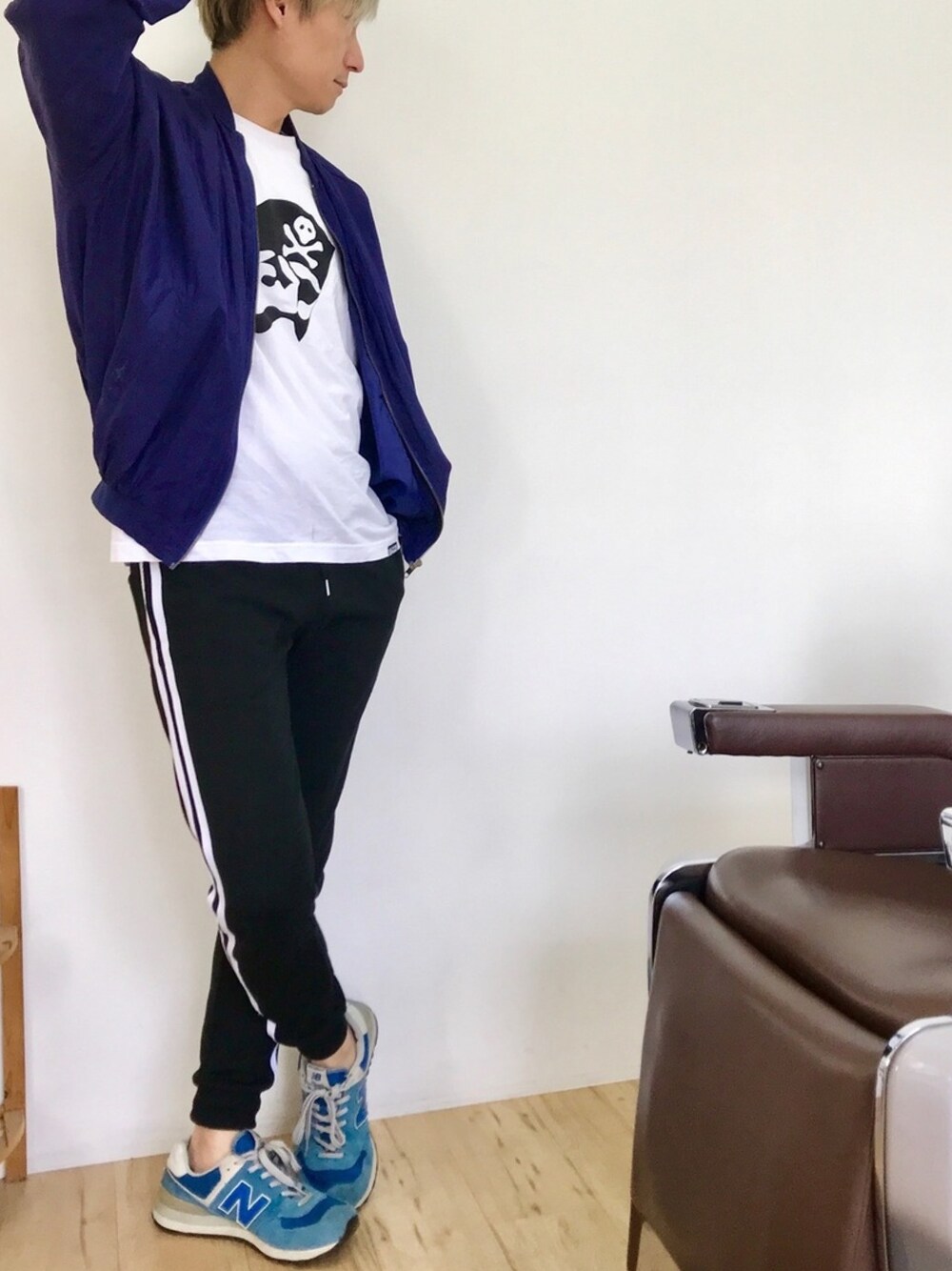 「春、平成最後のWEARISTAセンバツ、お洒落さんとつながりたい、オトナカジュアル、はるコーデ、アラフォー、美容師、ニューバランス、ユニクロ、ジャンプ」｜「UNIQLOのアイテム（Tシャツ/カットソー、ホワイト系）」を使った、チョキさんさん（メンズ・170cm）の春コーディネートの1枚目の写真