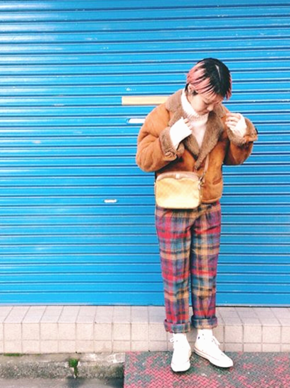「ムートンコート、ラルフローレン、チェックバンツ、コンバース、used、vintage、ロエベ、converse、Ralph Lauren、ootd」｜「🐧🐧🐧のinsta@junri_0224（ラッピングキット、その他）」を使った、junri さん（レディース・153cm）の冬コーディネートの1枚目の写真