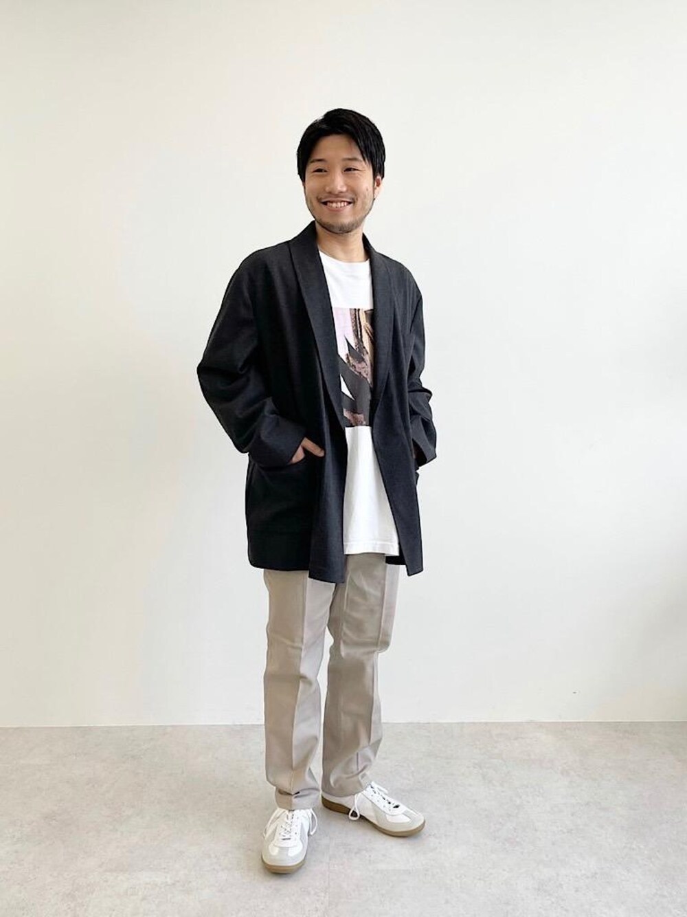 「ジャケット、トレンド、Tシャツ/カットソー、ぱんつ」｜「CITENの＜CITEN（シテン）＞フレンチツイル テーパード パンツ（その他パンツ、ベージュ系）」を使った、baba_aさん（メンズ・170cm）の秋コーディネートの1枚目の写真
