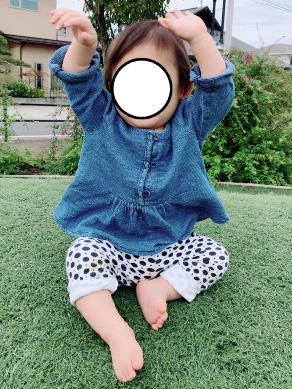 「お出かけコーデ、ベビーコーデ、公園、生後9ヶ月、デニム風、アニマル柄、赤ちゃん、女の子ベビー」｜「西松屋のアイテム（肌着、ホワイト系）」を使った、yua-mama♥さん（キッズ・70cm）の秋コーディネートの1枚目の写真