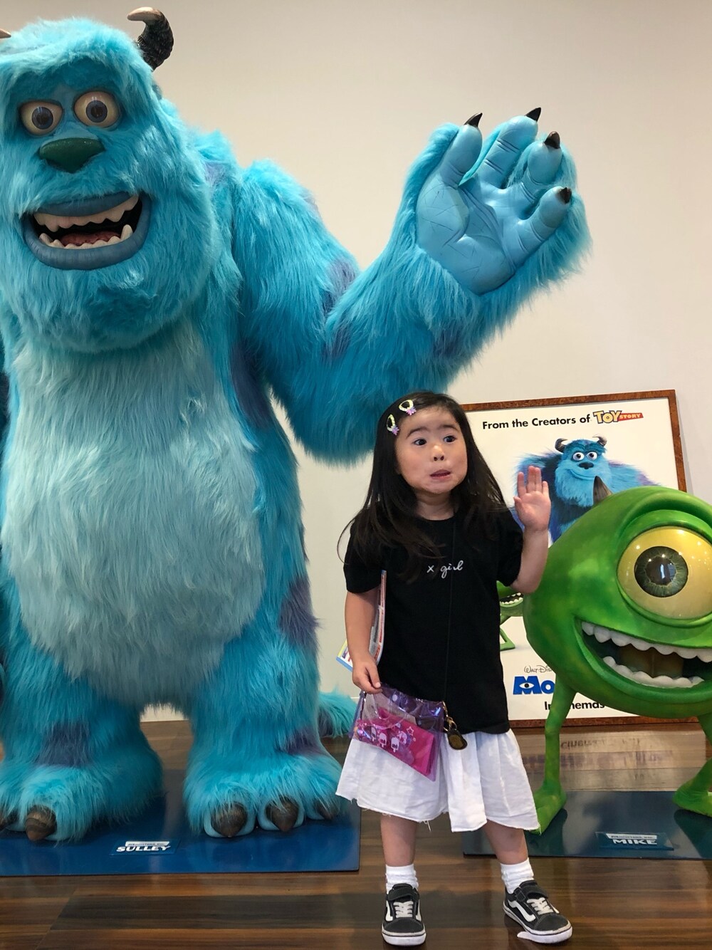 「kids、女の子コーデ、VANS、女の子、オールドスクール」｜「X-girl StagesのS/S TEE CURSIVE LOGO(4T～7T)（Tシャツ/カットソー、ブラック系）」を使った、𓍯yü𓍯さん（キッズ・120cm）の春コーディネートの1枚目の写真