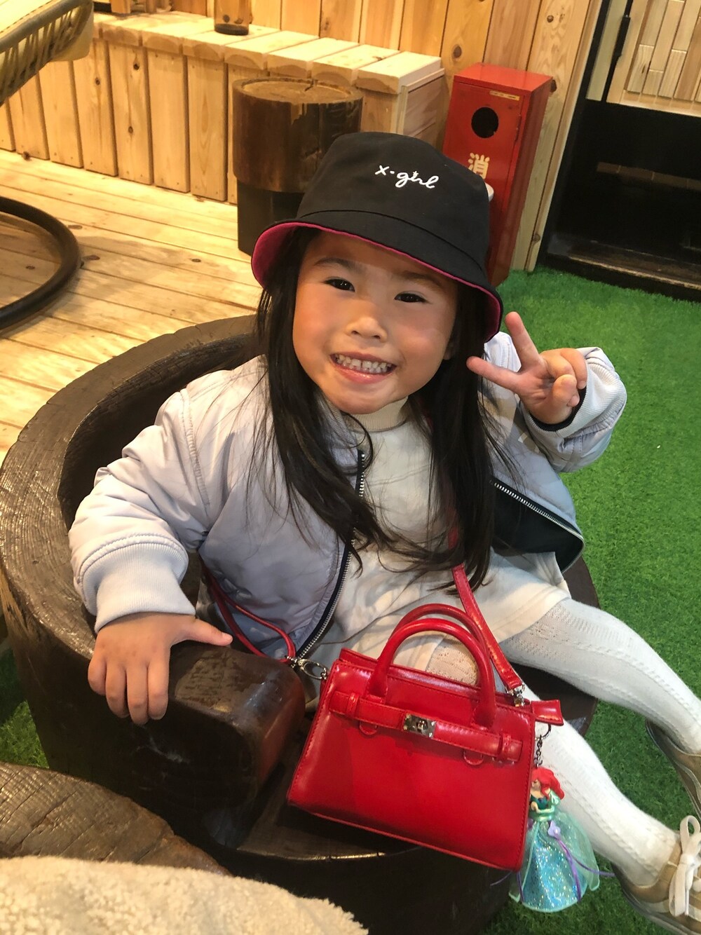「キッズファッション、女の子、おんなのこコーデ」｜「X-girl StagesのリバーシブルMA-1ブルゾン（MA-1、ブルー系）」を使った、𓍯yü𓍯さん（キッズ・120cm）の春コーディネートの1枚目の写真