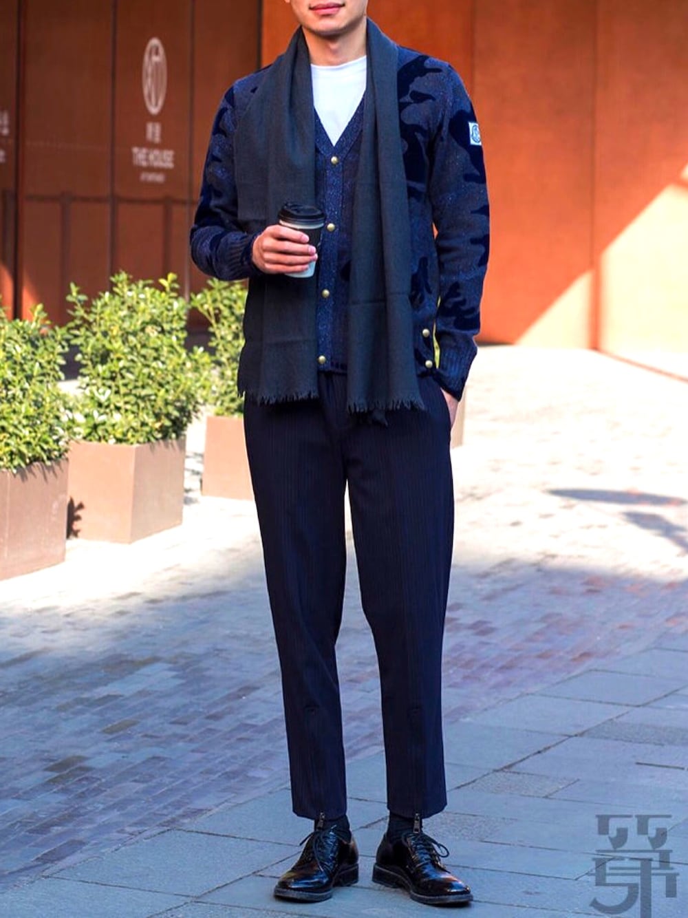 「ootd」｜「NEIL BARRETTのアイテム（スラックス、ブルー系）」を使った、ZEEY MEN 穿搭さん（メンズ・181cm）の春コーディネートの1枚目の写真