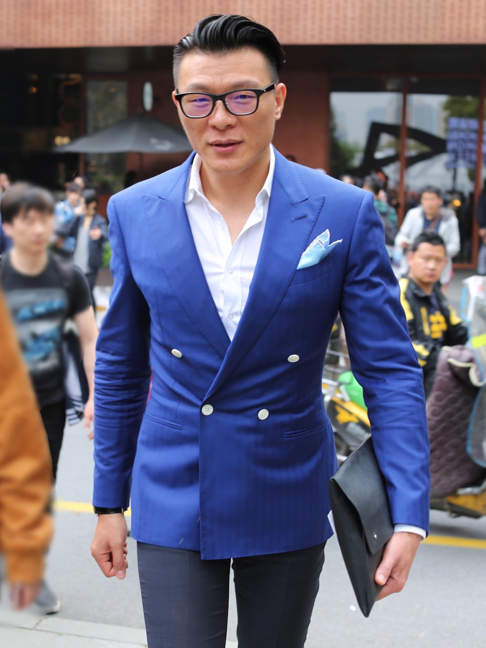 「diwuxiのアイテム（ジャケット/アウター、ブルー系）」を使った、ZEEY MEN 穿搭さん（メンズ・181cm）の春コーディネートの1枚目の写真