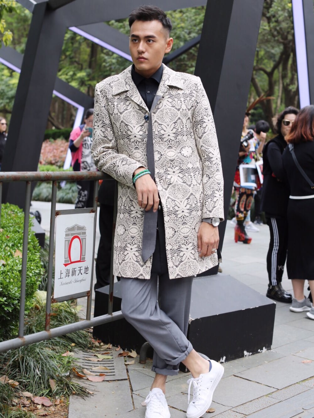 「Nのアイテム（ジャケット/アウター、その他）」を使った、ZEEY MEN 穿搭さん（メンズ・181cm）の春コーディネートの1枚目の写真