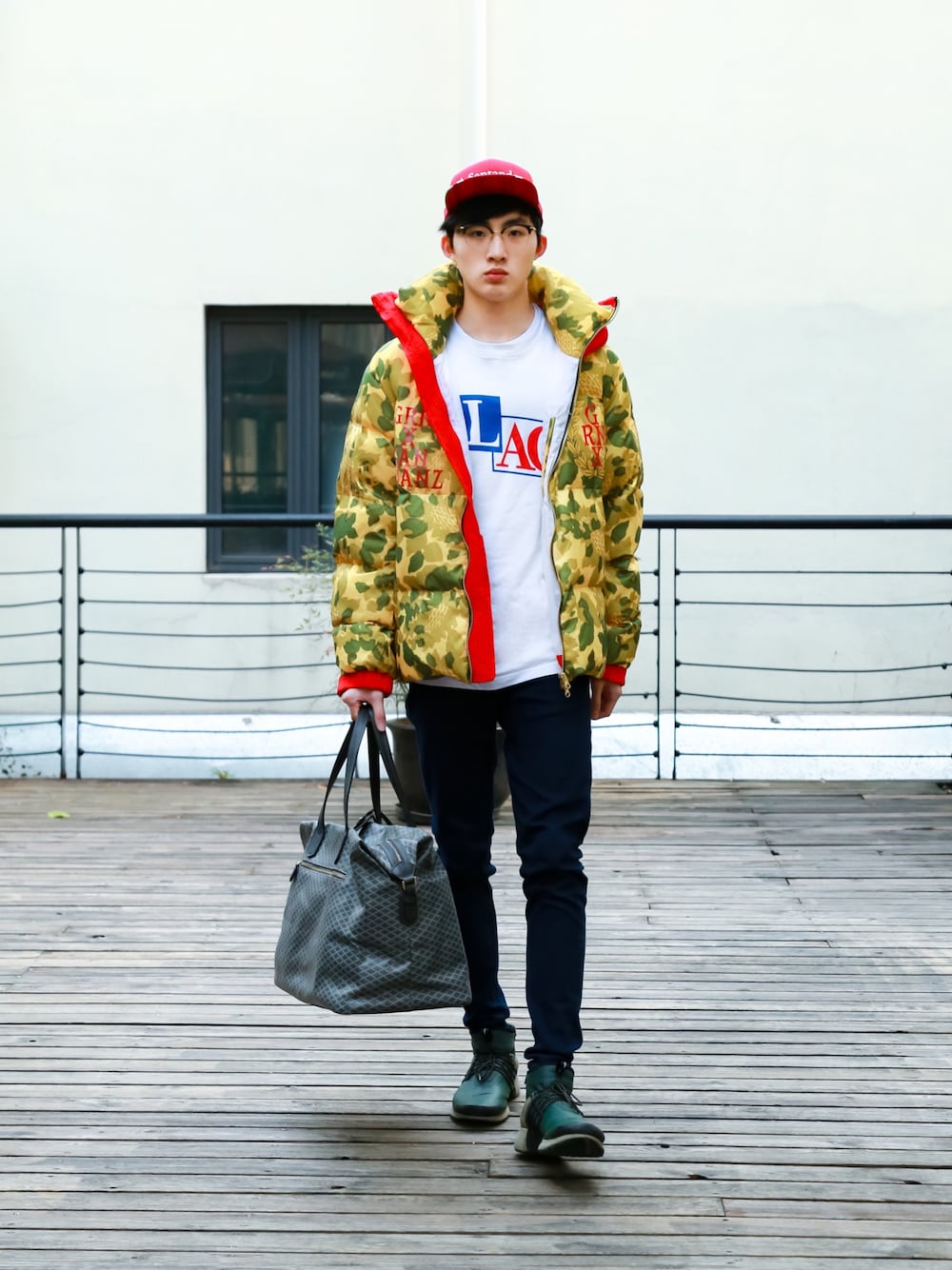 「上官喆 x GRNXのアイテム（ダウンジャケット/コート、その他）」を使った、ZEEY MEN 穿搭さん（メンズ・185cm）の冬コーディネートの1枚目の写真