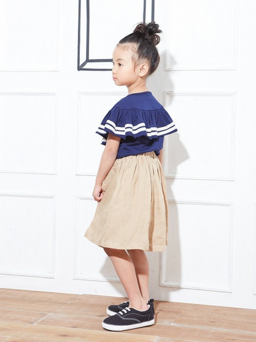 「ボリュームスカート、夏コーデ、女の子コーデ、BREEZE、フリルTシャツ、ブリーズ、エフオーオンラインストア(F.O.Online Store)、F.O.Online Store、オールオルン、allolun.」｜「allolun.のボリュームスカート（スカート、ベージュ系）」を使った、F.O.OnlineStoreさん（キッズ・110cm）の夏コーディネートの1枚目の写真
