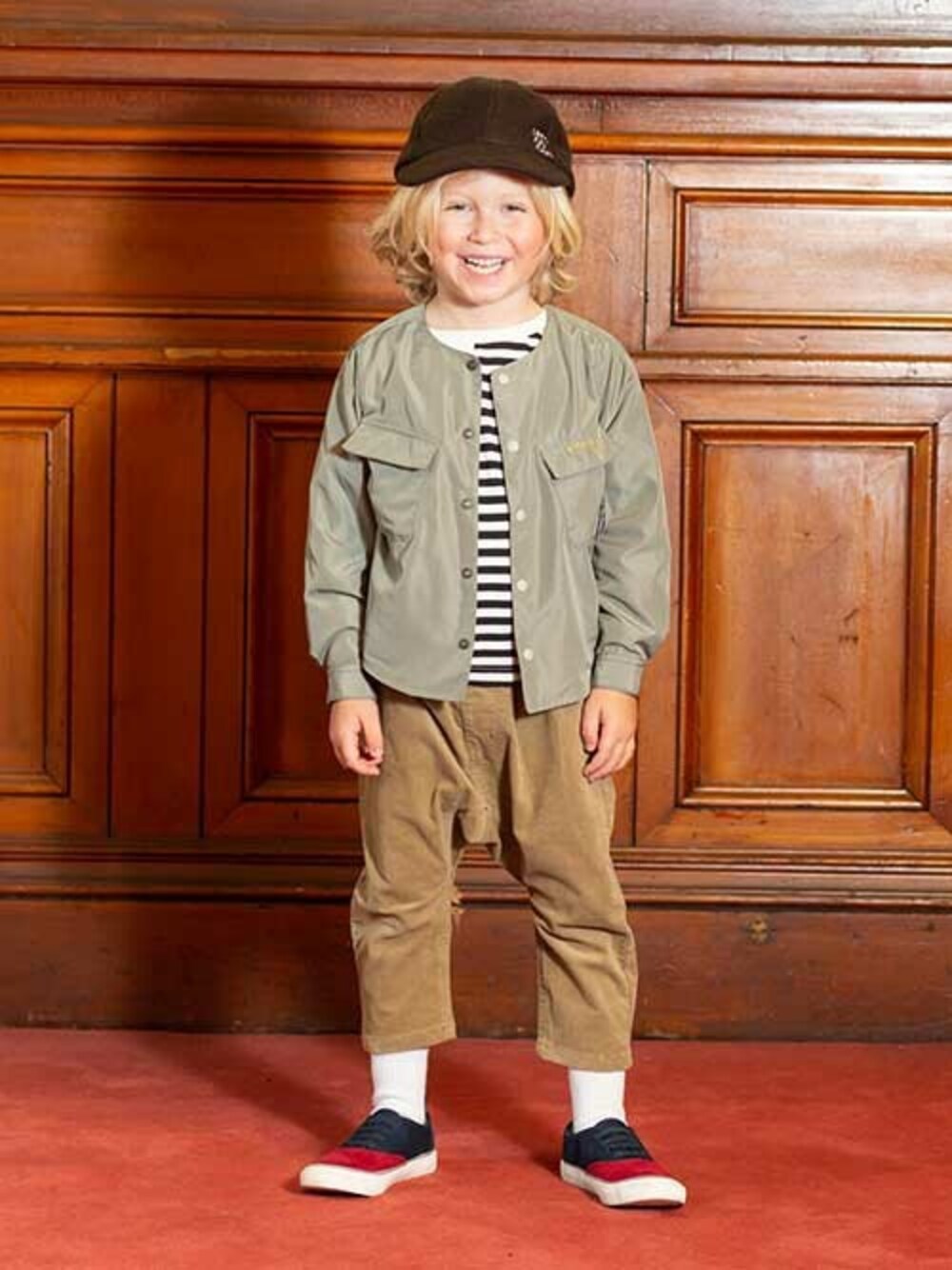 「サルエルパンツ、キッズコーデ、ボーダーTシャツ、男の子コーデ、BREEZE、秋コーデ、ネット限定、ブリーズ、エフオーオンラインストア(F.O.Online Store)、F.O.Online Store」｜「BREEZEのネット限定 ノーカラーブルゾン（ブルゾン、グリーン系）」を使った、F.O.OnlineStoreさん（キッズ・110cm）の夏コーディネートの1枚目の写真