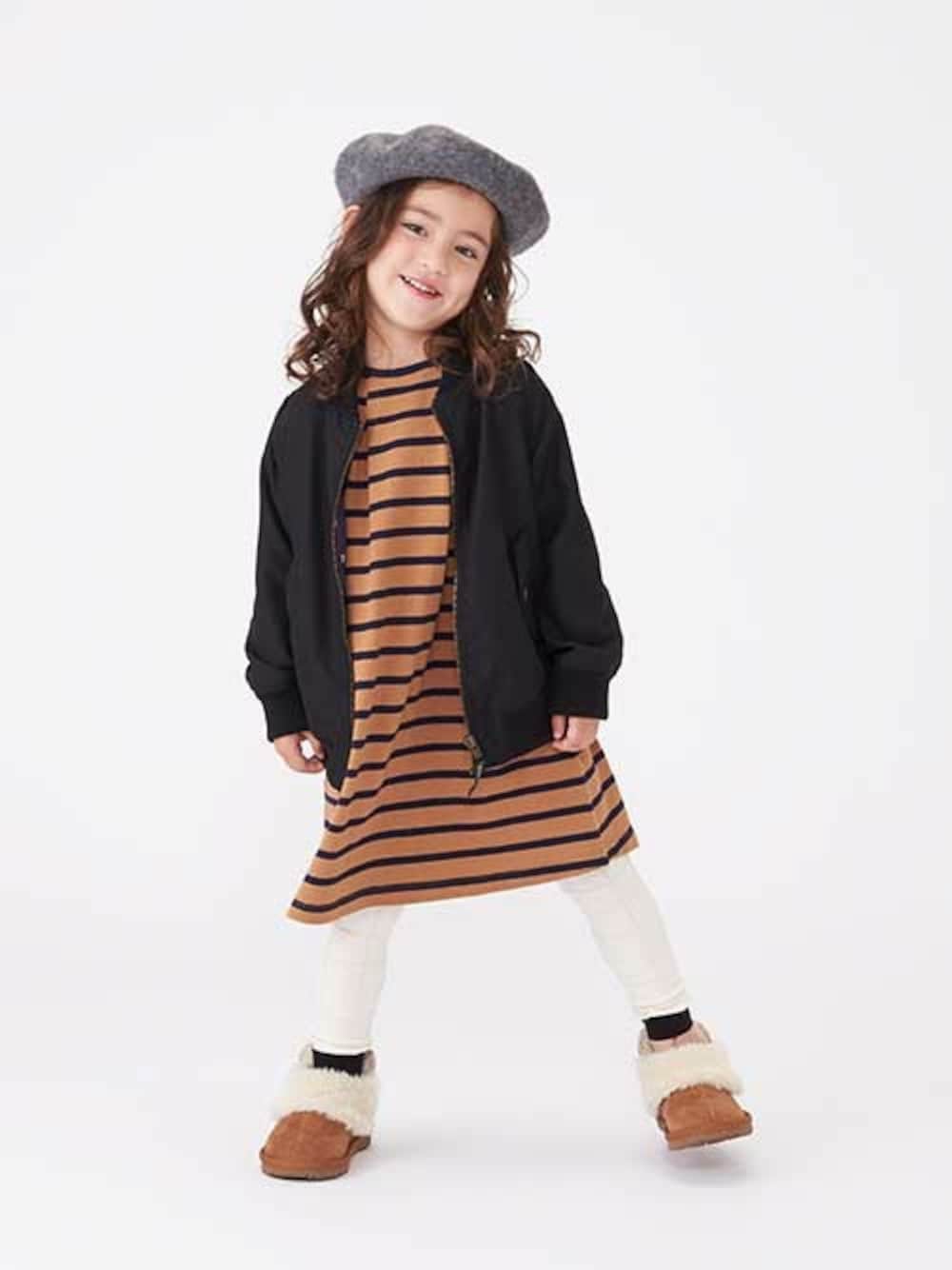 「MA-1、子供服、キッズコーデ、キッズ、女の子、秋物、キッズファッション、女の子ママ、エフオーオンラインストア(F.O.Online Store)、F.O.Online Store」｜「BREEZEのMA-1（MA-1、ブラック系）」を使った、F.O.OnlineStoreさん（キッズ・110cm）の秋コーディネートの1枚目の写真